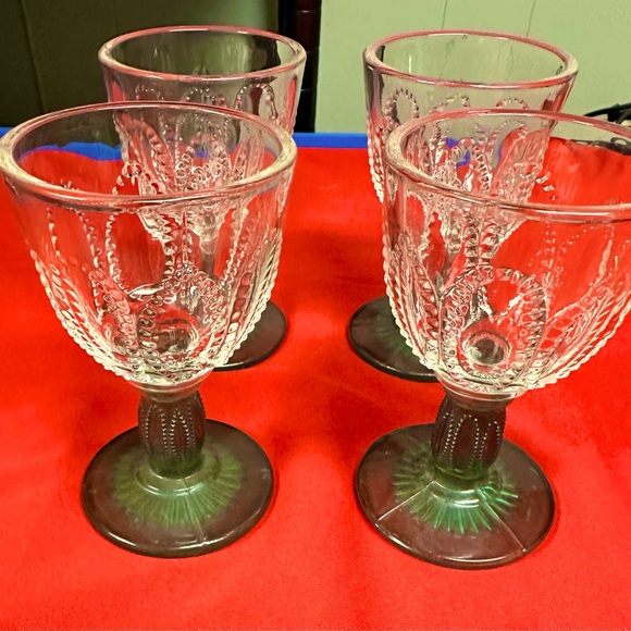 FOSTORIA/ Avon Cordial Glasses X 4 - Picture 1 of 5